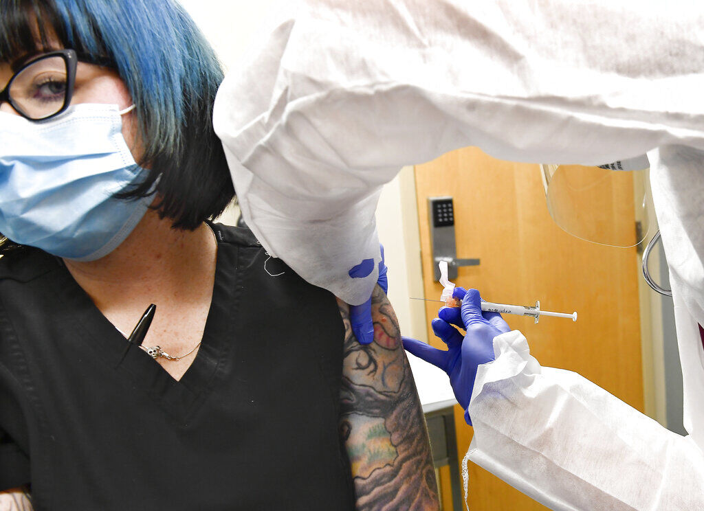 APTOPIX Virus Outbreak Vaccine Race